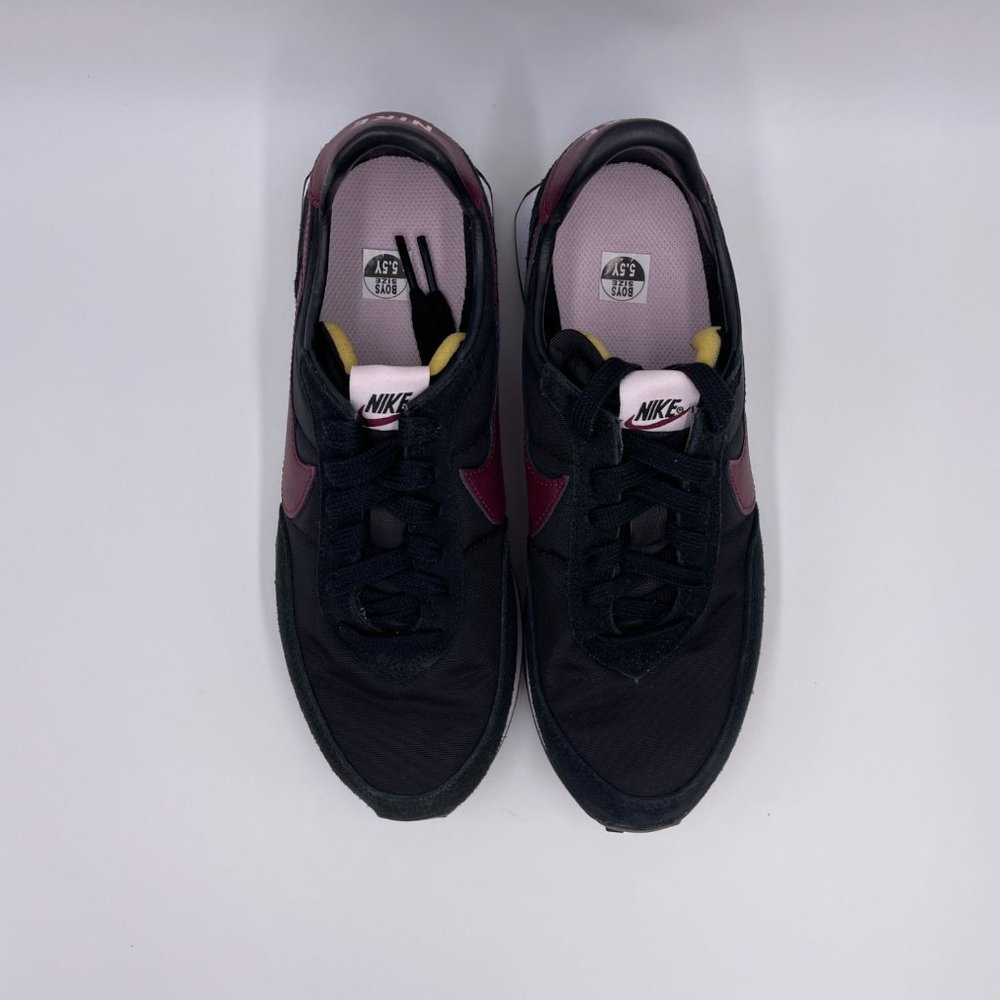 Nike Waffle Trainer 2 Black / Dark Beetroot Womens Shoes - Picture 5 of 8
